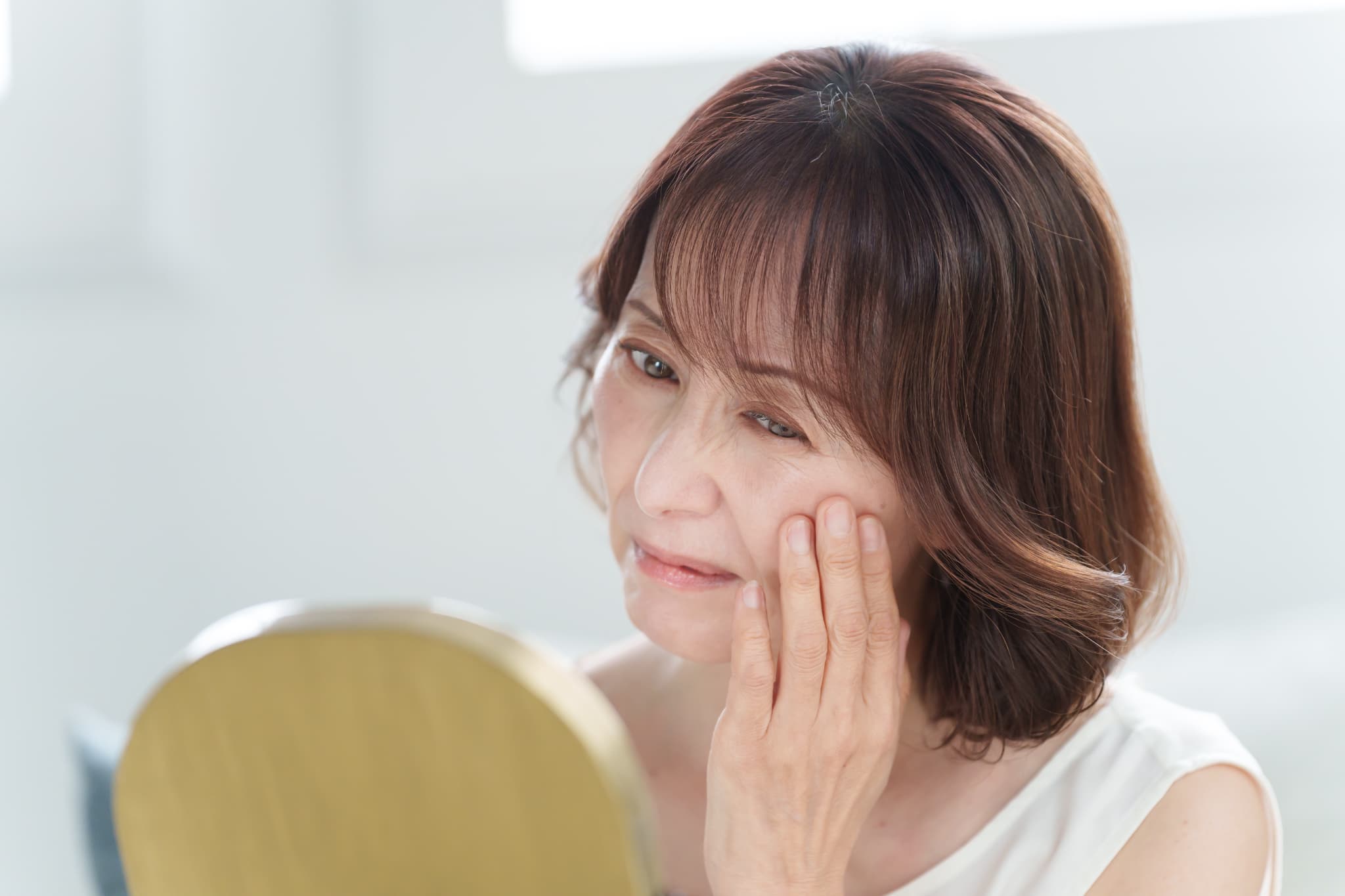 最近、顔が歪んできた、なぜ？