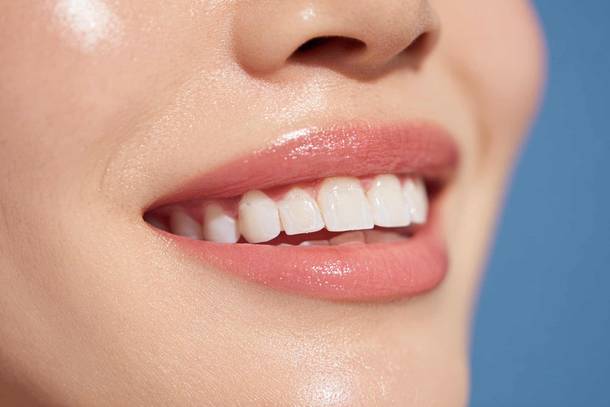 正しい噛み合わせの口元