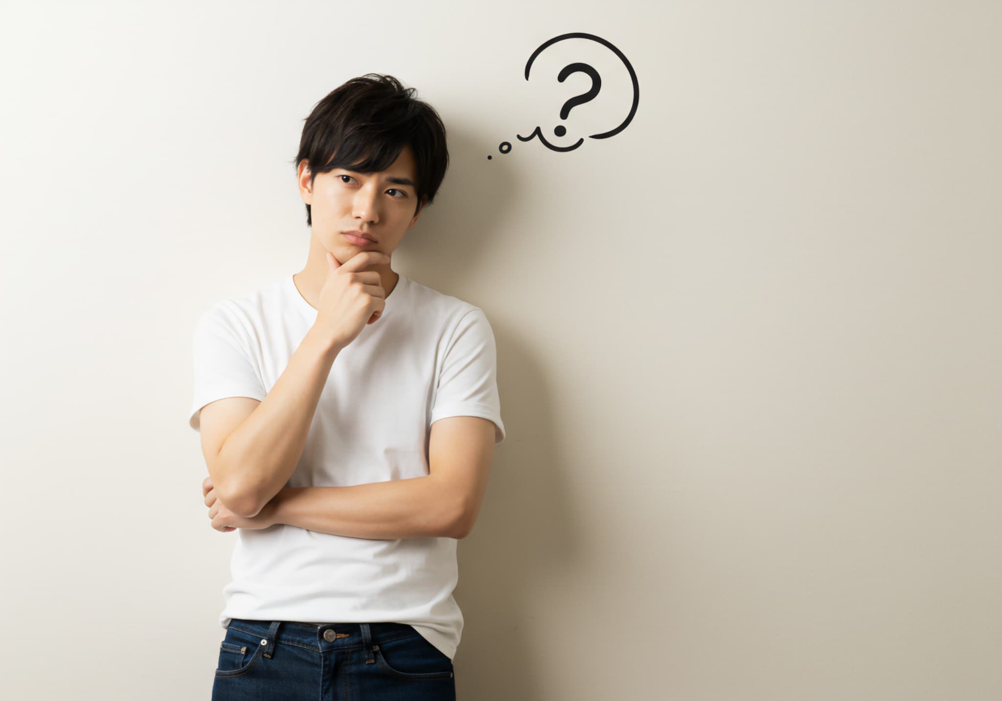 悩む男性